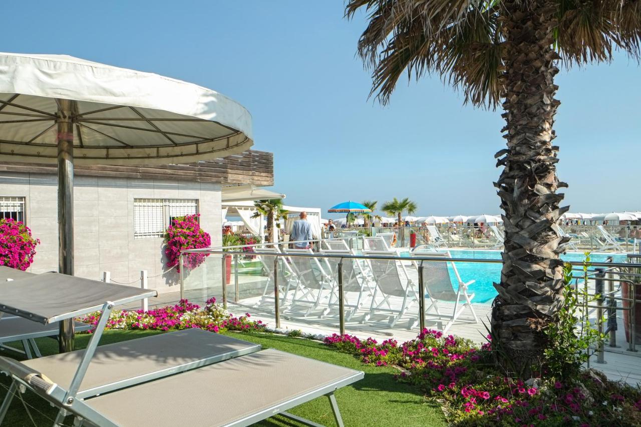 Hotel Diamond Riccione Exterior photo